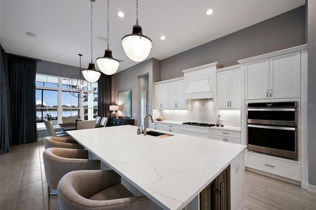 8134 PAVIA WAY, Bradenton, FL 34202