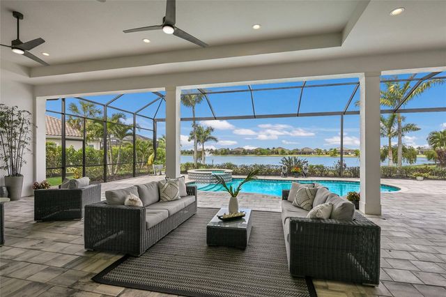 8134 PAVIA WAY, Bradenton, FL 34202