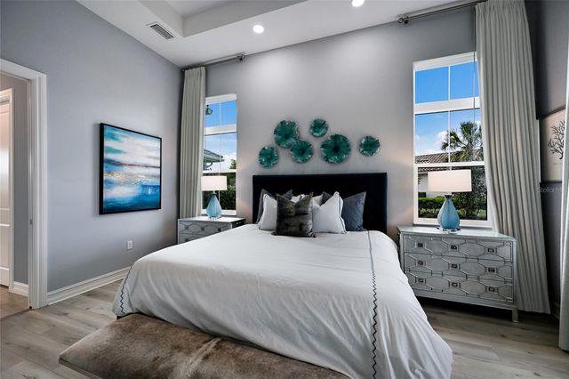 8134 PAVIA WAY, Bradenton, FL 34202