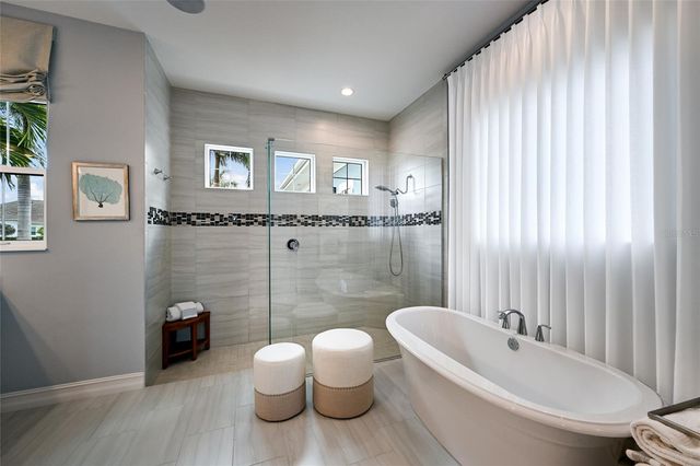 8134 PAVIA WAY, Bradenton, FL 34202