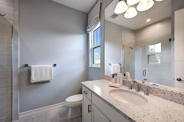 8134 PAVIA WAY, Bradenton, FL 34202