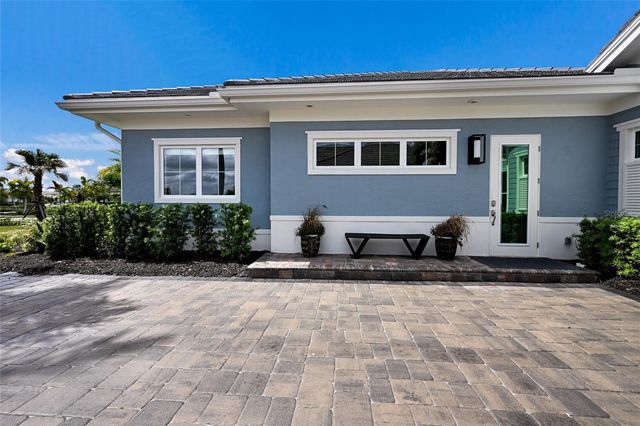 8134 PAVIA WAY, Bradenton, FL 34202