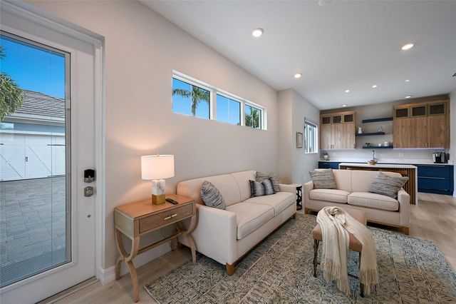 8134 PAVIA WAY, Bradenton, FL 34202