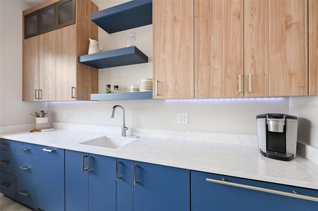 8134 PAVIA WAY, Bradenton, FL 34202