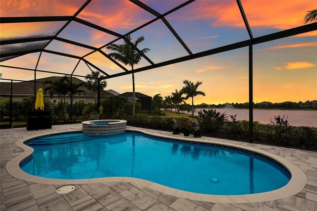 8134 PAVIA WAY, Bradenton, FL 34202