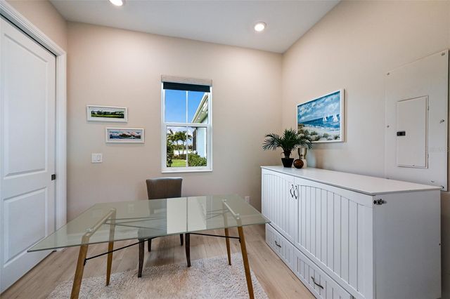 8134 PAVIA WAY, Bradenton, FL 34202