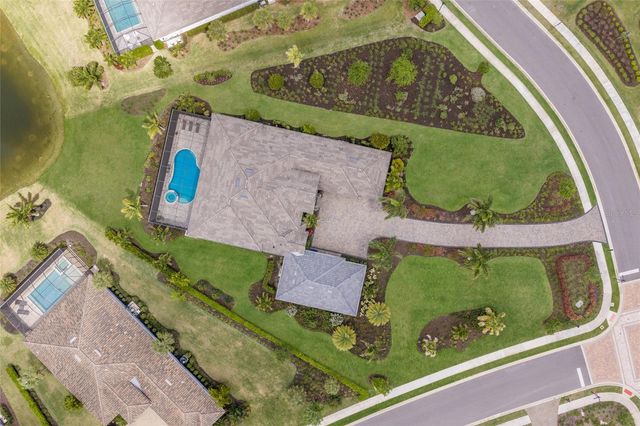 8134 PAVIA WAY, Bradenton, FL 34202