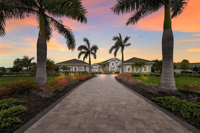 8134 PAVIA WAY, Bradenton, FL 34202