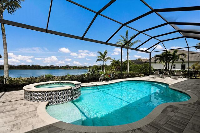 8134 PAVIA WAY, Bradenton, FL 34202