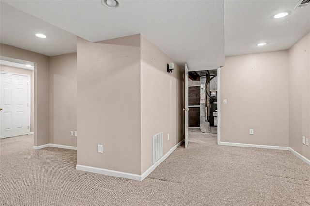 32 Wind Loft Circle, Perinton, NY 14450