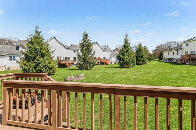 32 Wind Loft Circle, Perinton, NY 14450