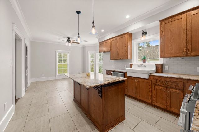 38371 Welsh Dr, Prairieville, LA 70769
