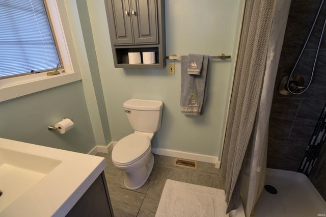 8917 E Circle Drive S Drive, Syracuse, IN 46567