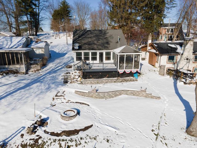 8917 E Circle Drive S Drive, Syracuse, IN 46567