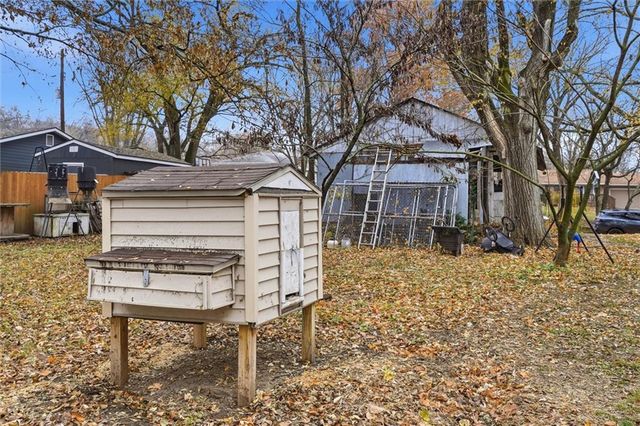 230 Elmore Street, Lecompton, KS 66050