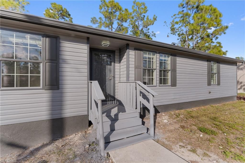 1505 E 15th ST, LEHIGH ACRES, FL 33972 — photo 4