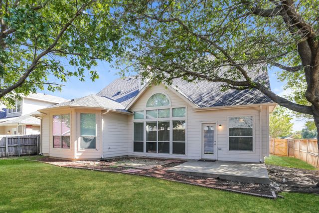 6812 Briarwood Drive, Fort Worth, TX 76132