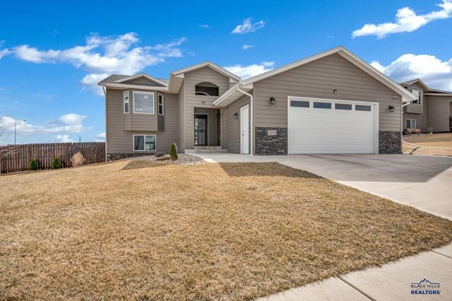 4400 BERINGER DR, Rapid City, SD 57703