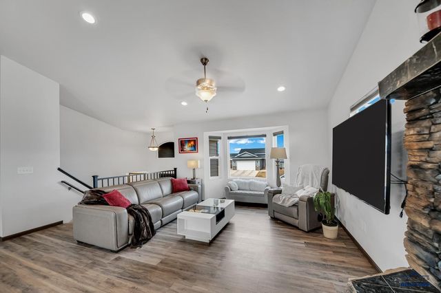 4400 BERINGER DR, Rapid City, SD 57703