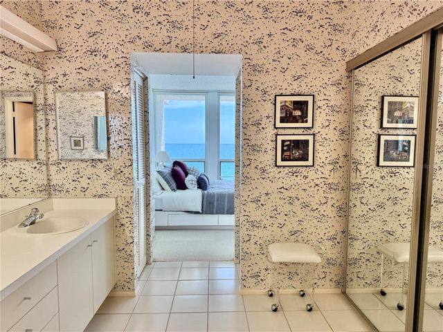 1135 GULF OF MEXICO DRIVE 505, Longboat Key, FL 34228
