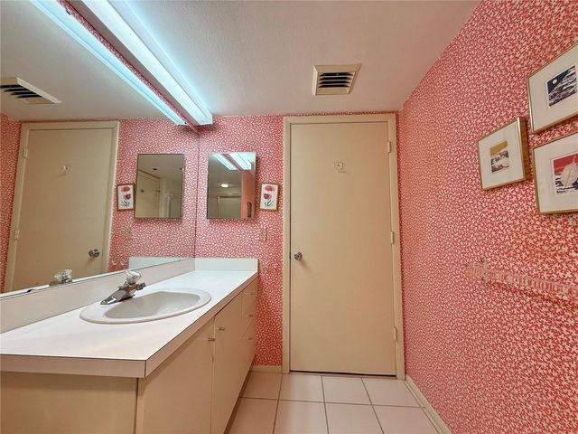 1135 GULF OF MEXICO DRIVE 505, Longboat Key, FL 34228
