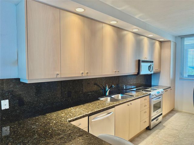1135 GULF OF MEXICO DRIVE 505, Longboat Key, FL 34228