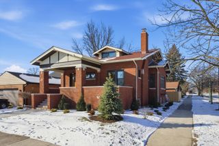 9900 S Seeley Avenue, Chicago, IL 60643