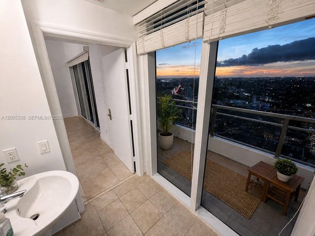 60 SW 13th Street 3219, Miami, FL 33130