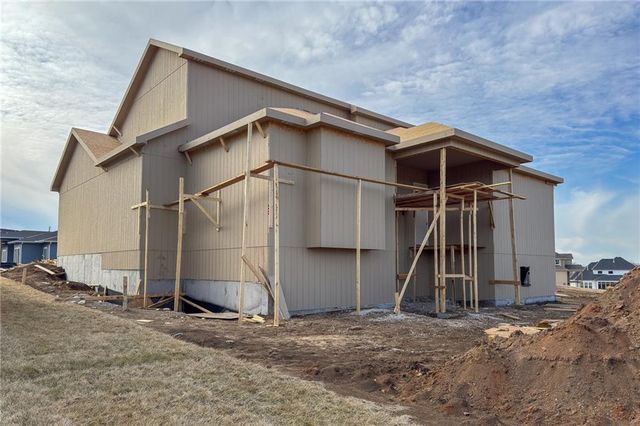 21926 W 99th Terrace, Lenexa, KS 66220