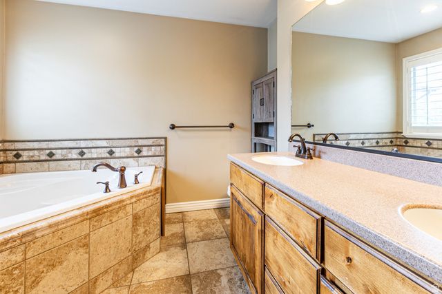 3031 W 2325 S, West Haven, UT 84401