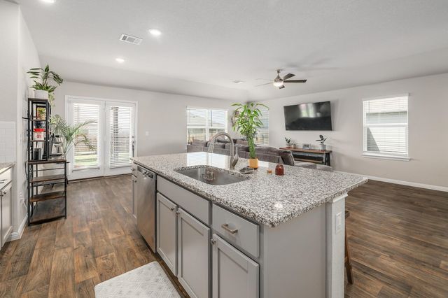 413 Hunter LOOP, Bertram, TX 78605