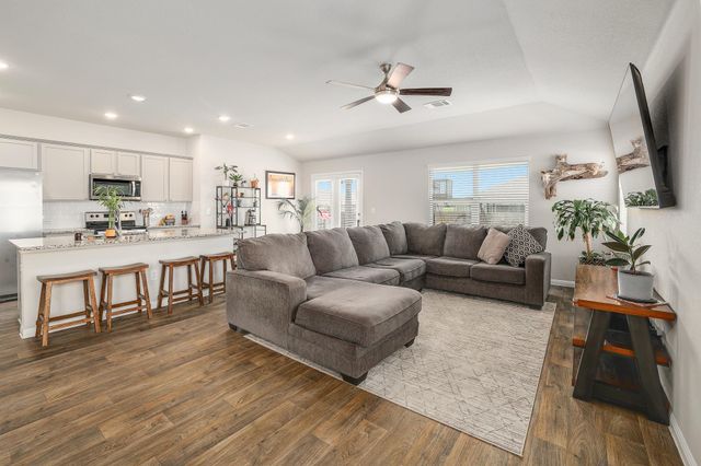 413 Hunter LOOP, Bertram, TX 78605