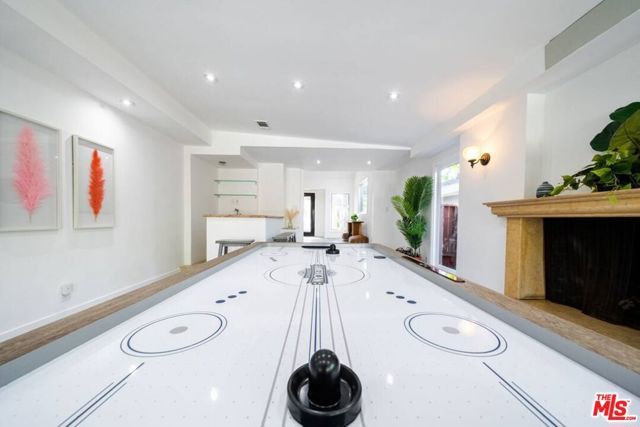 11331 Isleta Street, Los Angeles, CA 90049