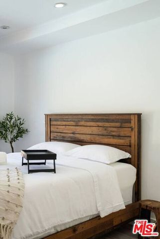 11331 Isleta Street, Los Angeles, CA 90049