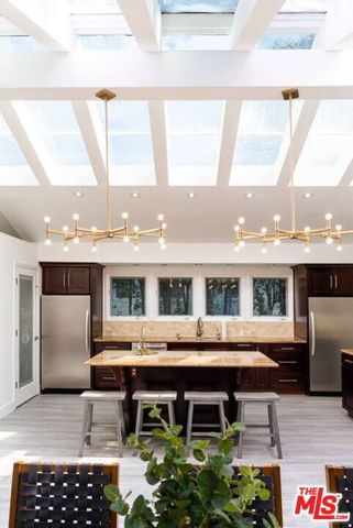 11331 Isleta Street, Los Angeles, CA 90049