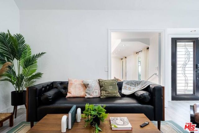 11331 Isleta Street, Los Angeles, CA 90049