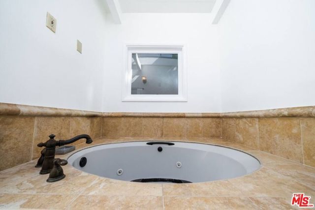 11331 Isleta Street, Los Angeles, CA 90049