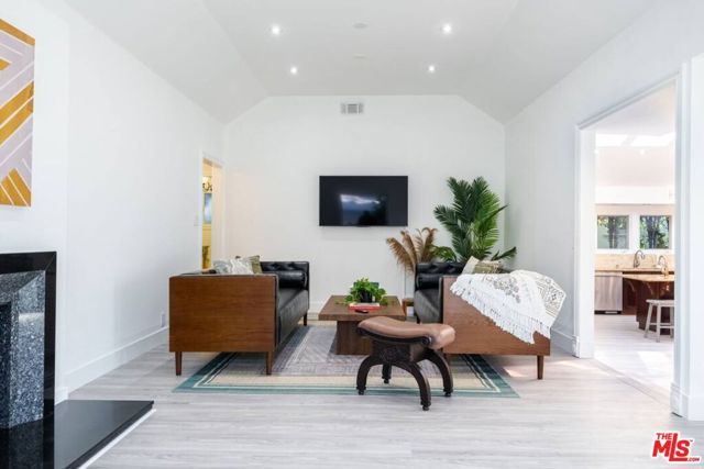 11331 Isleta Street, Los Angeles, CA 90049