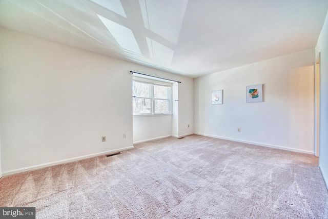 4936 MCFARLAND DR, Fairfax, VA 22032