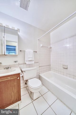 4936 MCFARLAND DR, Fairfax, VA 22032