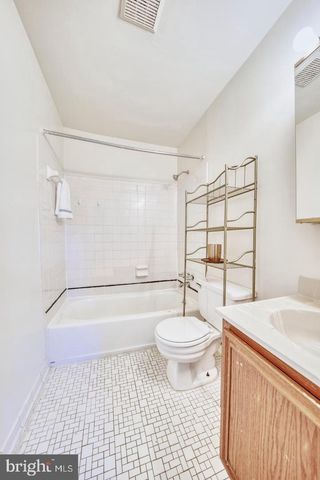 4936 MCFARLAND DR, Fairfax, VA 22032