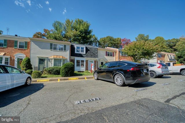 4936 MCFARLAND DR, Fairfax, VA 22032