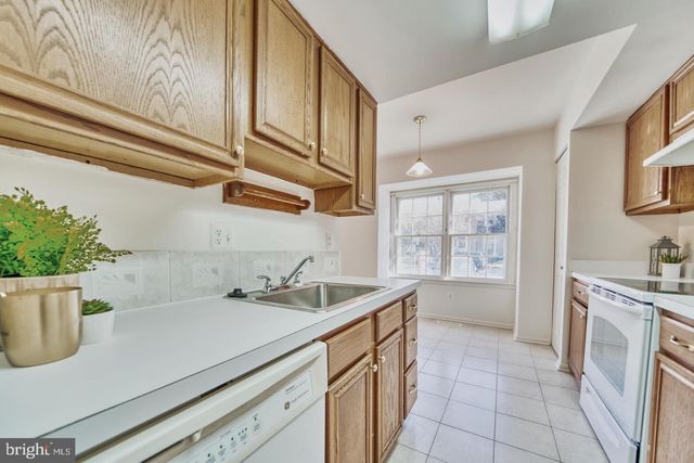 4936 MCFARLAND DR, Fairfax, VA 22032