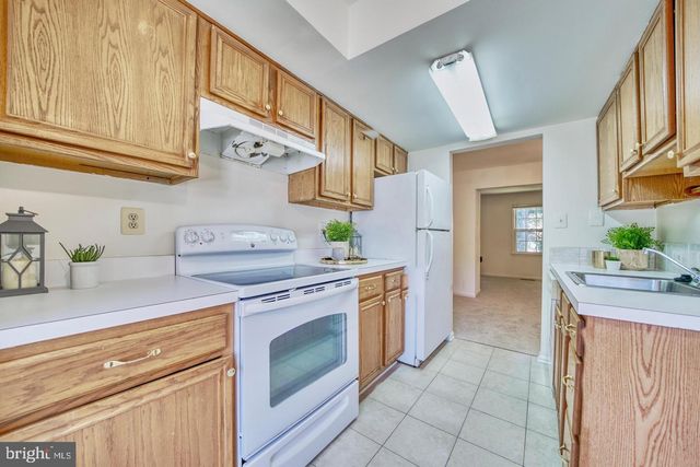 4936 MCFARLAND DR, Fairfax, VA 22032