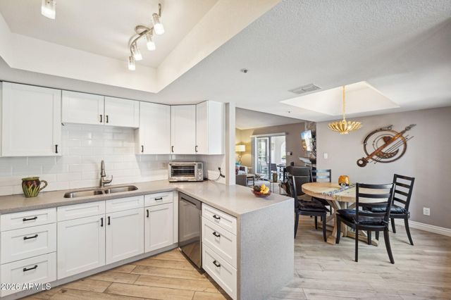 9396 E PURDUE Avenue 221, Scottsdale, AZ 85258