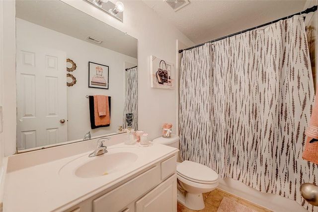 2703 Marble Brook Lane, Pearland, TX 77584