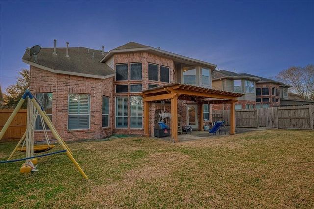 2703 Marble Brook Lane, Pearland, TX 77584