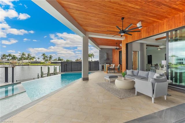 4301 SE 18th PL, Cape Coral, FL 33904