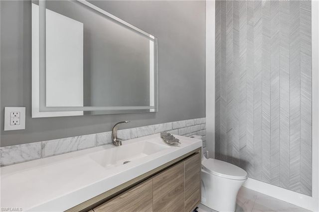 4301 SE 18th PL, Cape Coral, FL 33904