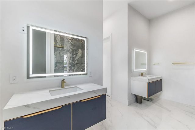 4301 SE 18th PL, Cape Coral, FL 33904